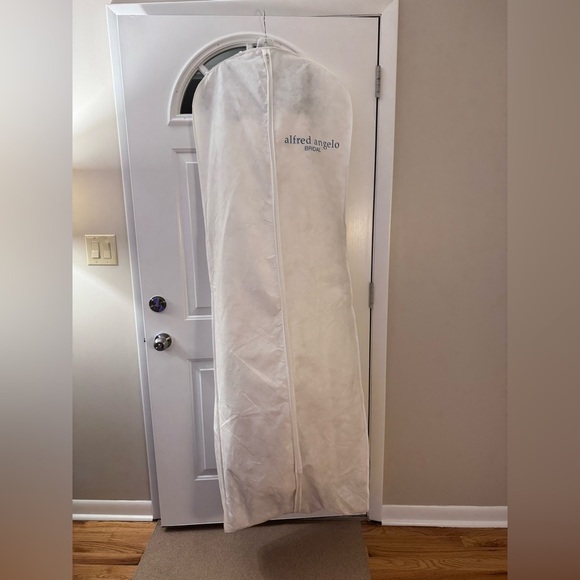 wedding dress with lace beaded train - Picture 11 of 11